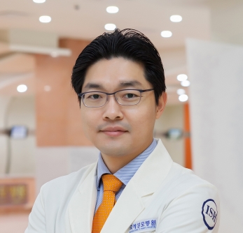 [헬스 파일] 어깨 틀어진 청소년, 원인은…
