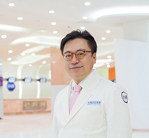 신개념 싱글포트 모듈형복강경…로봇수술시장 선도 '예고'-[인터뷰]흉부외과 윤치순 심장혈관센터장