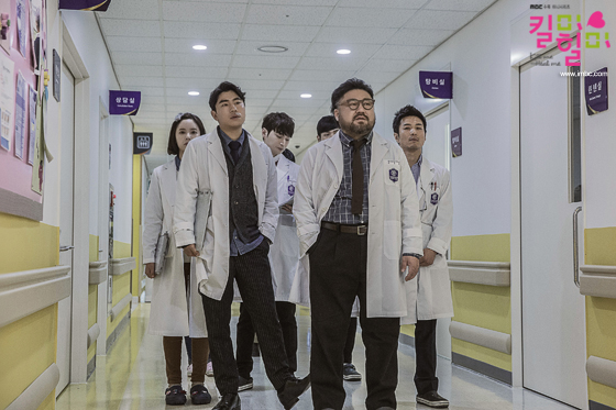 국제성모병원에서 촬영 중인 MBC 드라마 '킬미힐미' 스틸컷 함께 보기